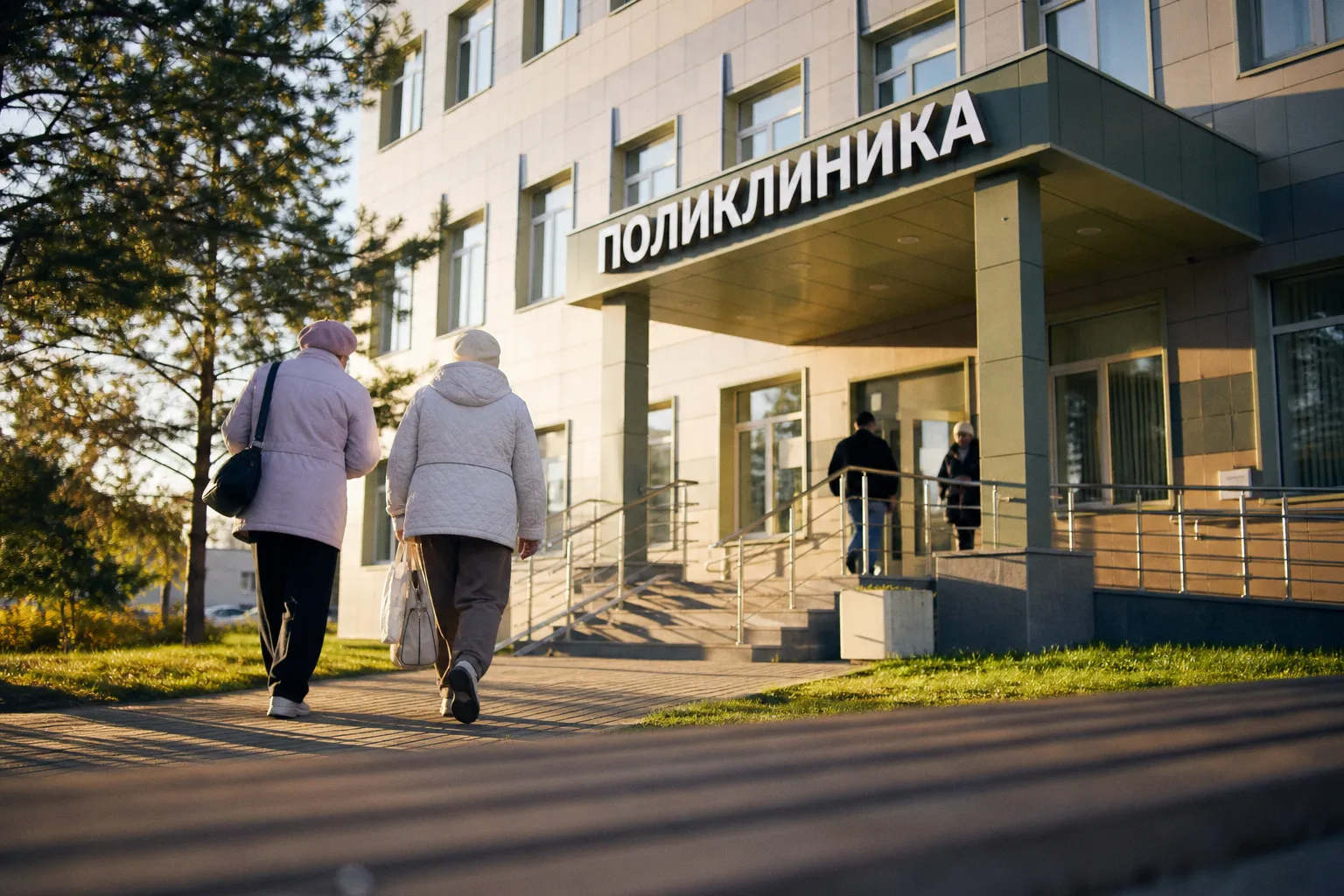 Медицинская помощь по всей России: как страховая компания защищает ваши права